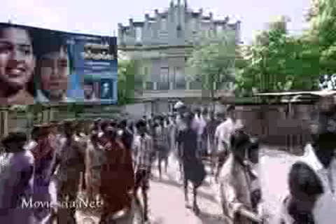 Azhagar Samiyin Kuthirai (2011) Sample.mp4